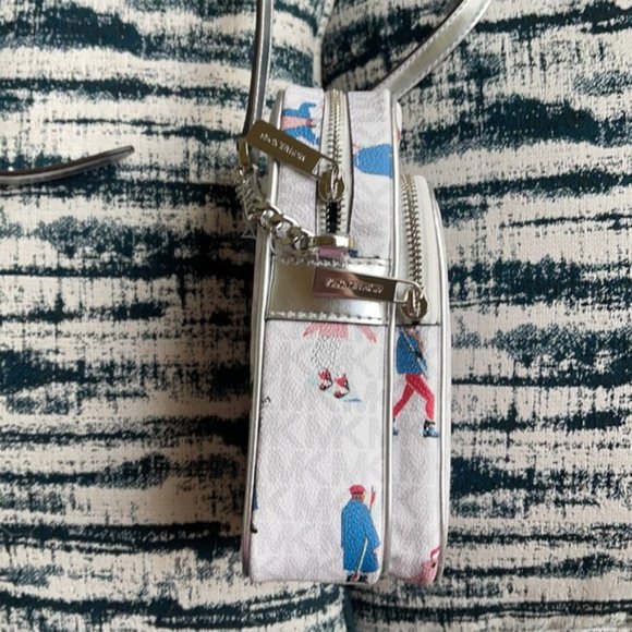 MICHAEL KORS WOMEN LADY SKI GIRL SKIER CHAIN CROSSBODY BAG WHITE LOGO GREY LTH - Picture 4 of 15